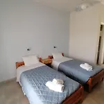 Nikos Apartments