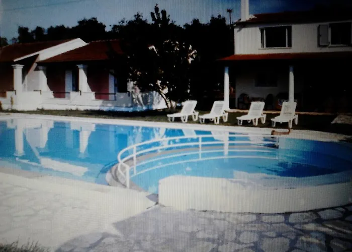 Nikos Apartments